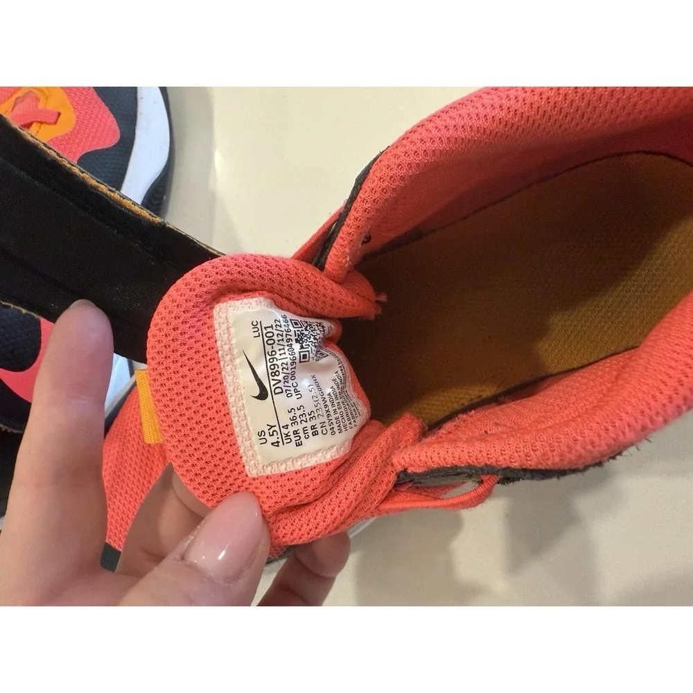 NIKE Girls Basketball Shoes ~ Slip On Strap ~ SIZE 4.5 Youth ~ EUC